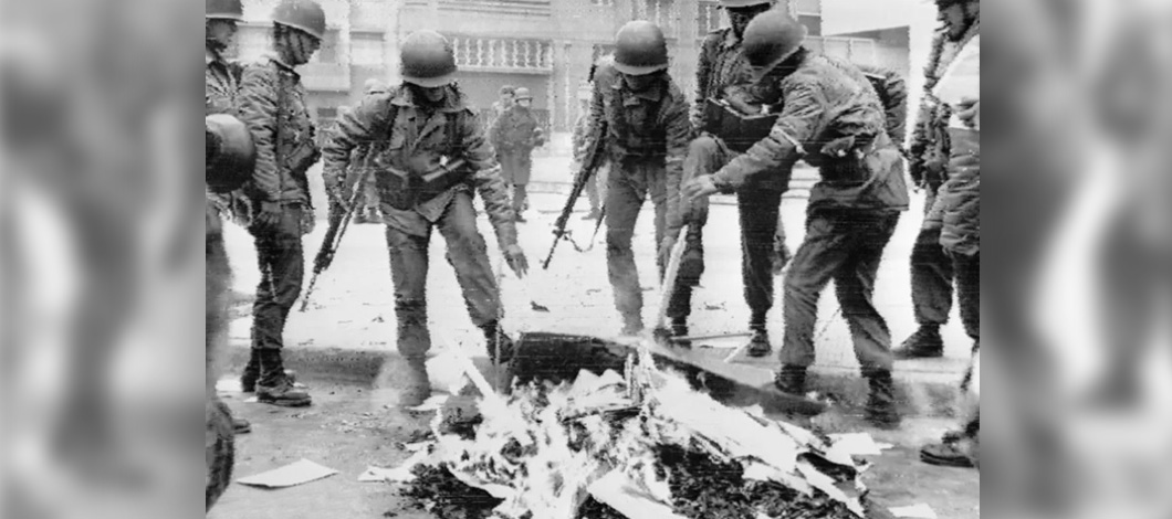 extra-quema-de-libros